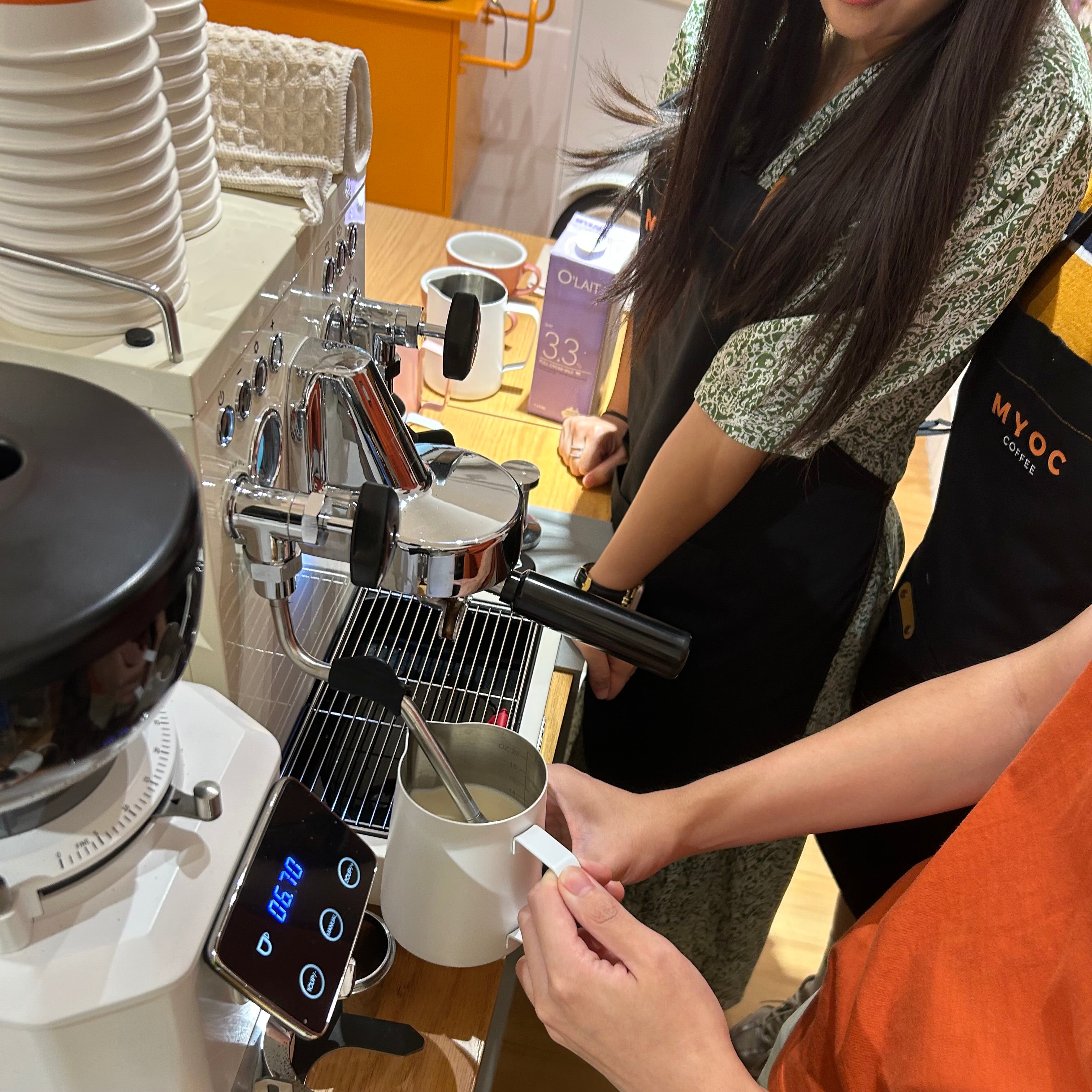 咖啡拉花入門班 LATTE ART COFFEE WORKSHOP ｜小班教學 (二人同行或多人報讀額外優惠)